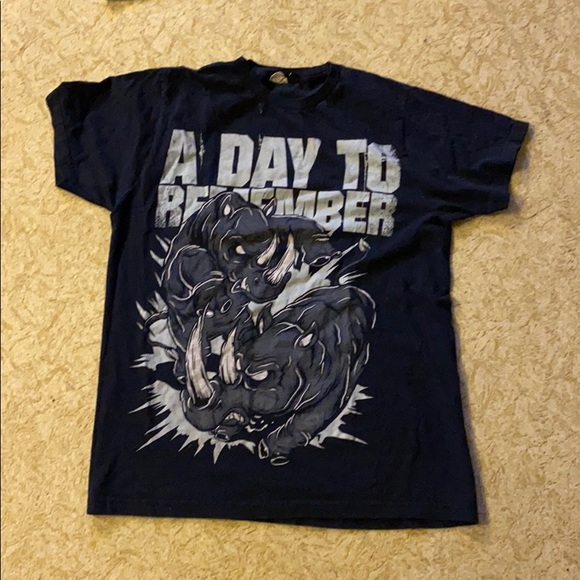 T shirt - - Picture 1 of 2